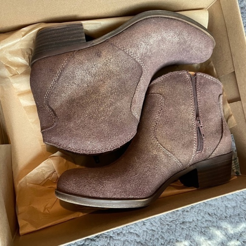 Lucky brand Belia booties ankle boots Tabasco distressed metallic 7